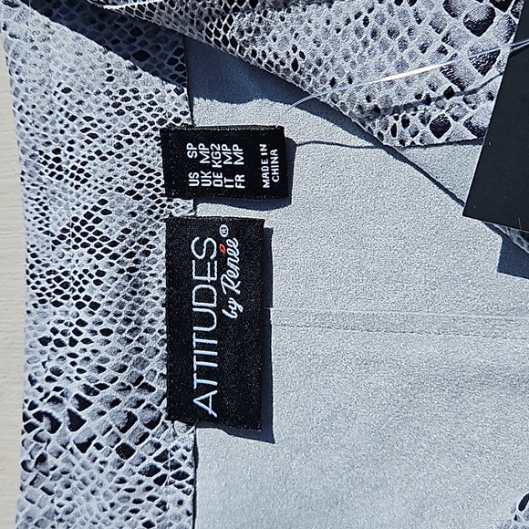 *NWT* Attitudes by Renee Python Print Top - Picture 4 of 11